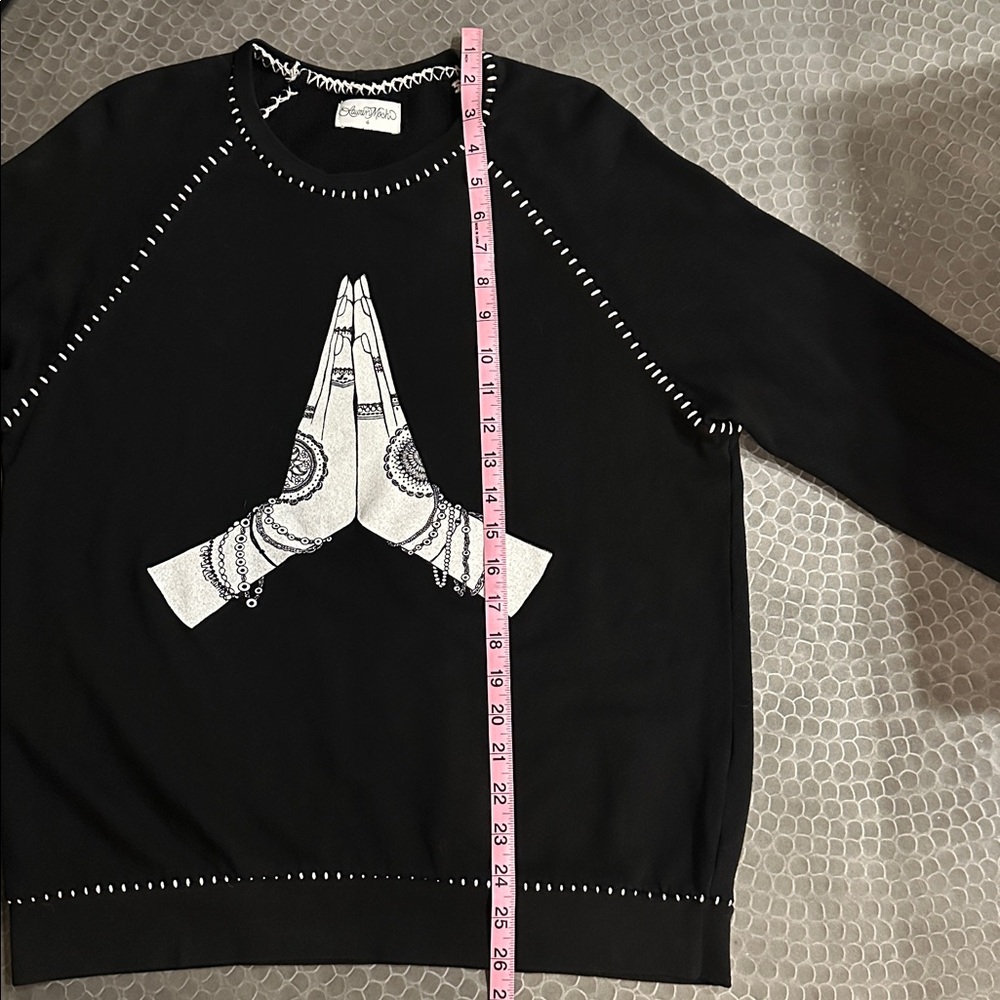 EUC Lauren Moshi “Praying Hands” Sweatshirt - Picture 8 of 9